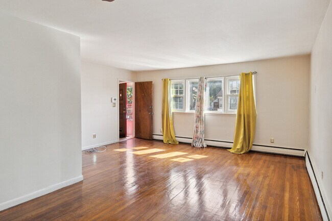Building Photo - 38 Brighton Terrace