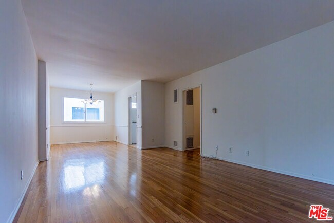 Foto del edificio - 855 S Sherbourne Dr
