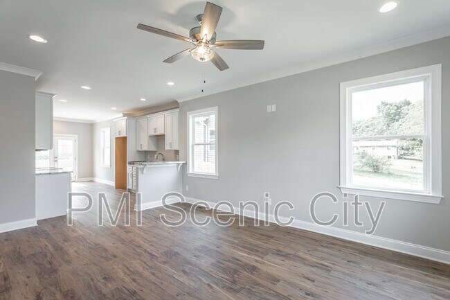 Foto del edificio - 2631 Rogers Dr SE