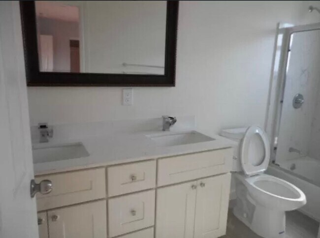 Foto del edificio - Beautiful & Cozy 4 Bedroom Home with Modern Upgrades!