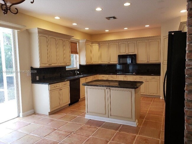 Foto del edificio - 6352 Squirewood Way