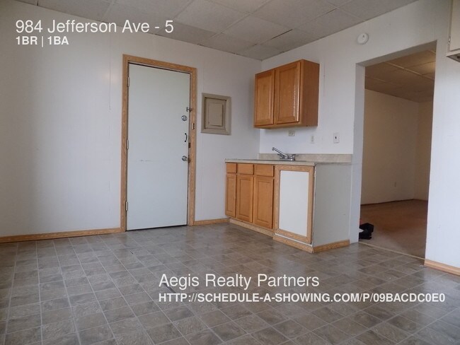 Building Photo - Great 1 BEDROOM APARTMENT!! SEC.8 APPROVED!!