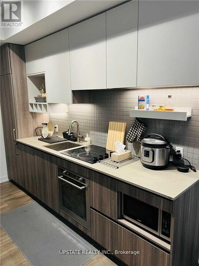 Building Photo - 898 Portage Pkwy