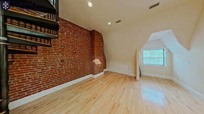 Foto del edificio - 1203 Beacon St