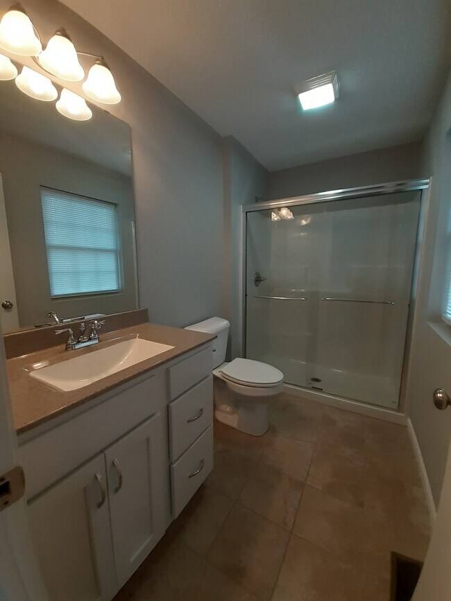 Building Photo - 738 6th Avenue Ct