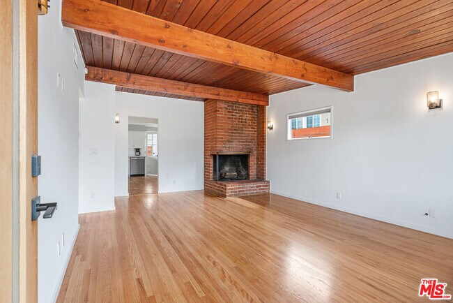 Foto del edificio - 7639 Machrea St