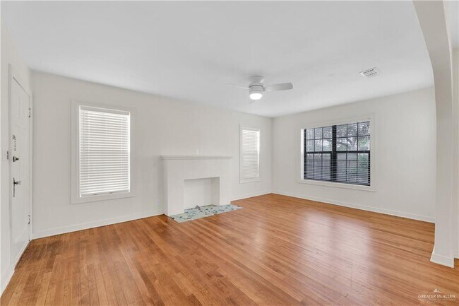 Foto del edificio - 310 N 8th St