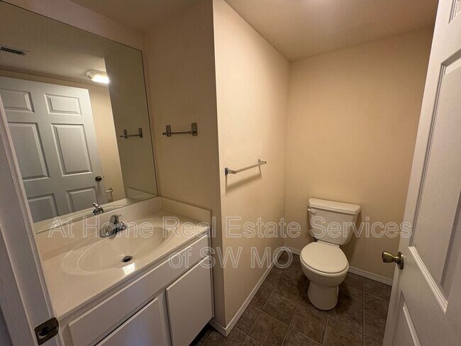 Foto del edificio - 1820 W Walnut Lawn St