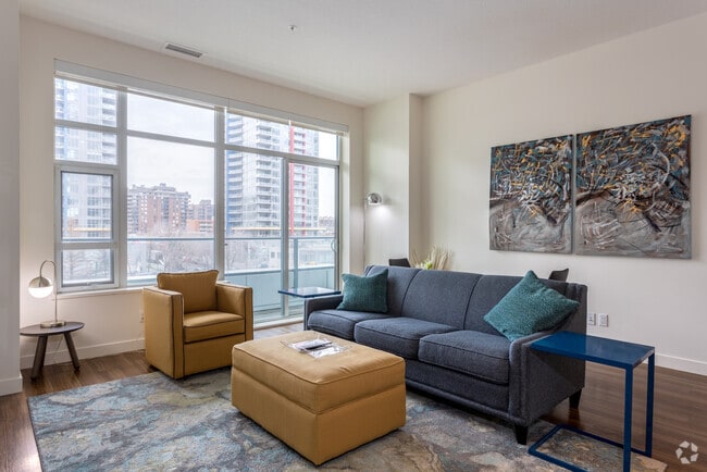 1BD, 1BA - 657SF - Versus