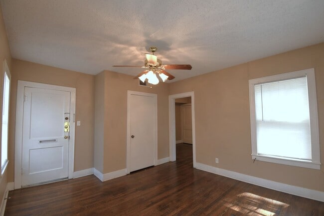 Building Photo - Charming 1 Bedroom, 1 Bath Apartment in Tyler!