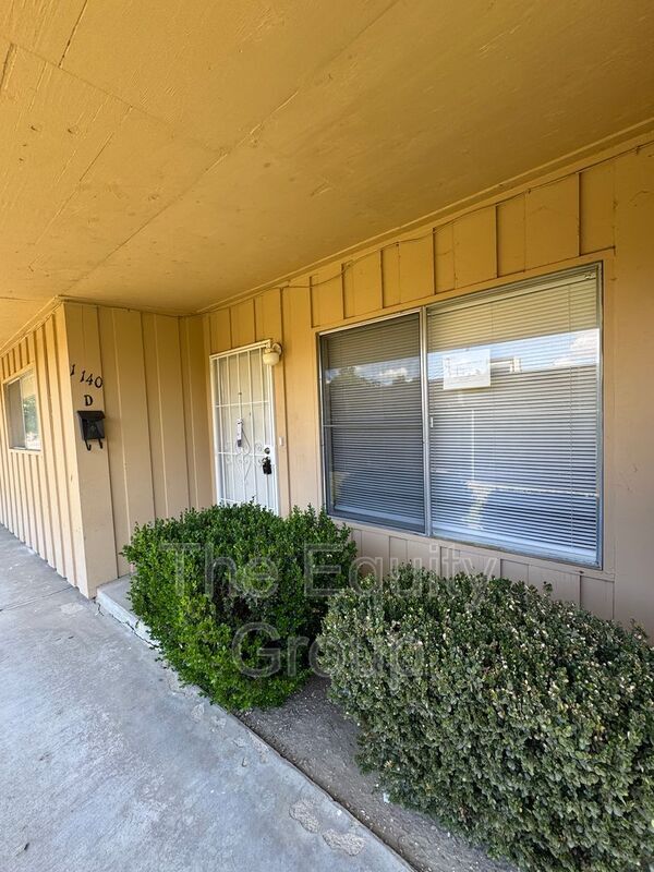 Building Photo - 1140 W Tulare Ave