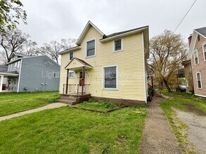 Building Photo - 1515 Hoyt St