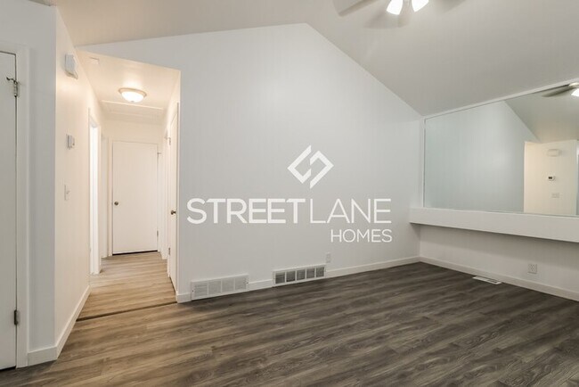 Building Photo - Charming 4 Bedroom in West Jordan!