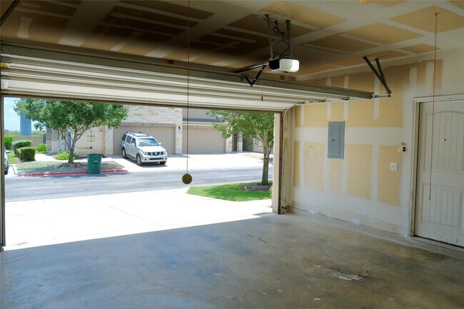Foto del edificio - 2880 Donnell Dr