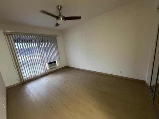 Building Photo - To register for the showing time below, note the 4 digit code: 5640 and click "APPLY NOW."(mobile...