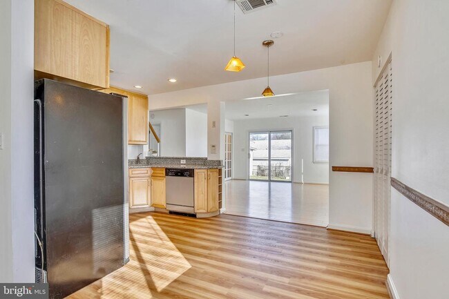Foto del edificio - 3112 Burgundy Rd