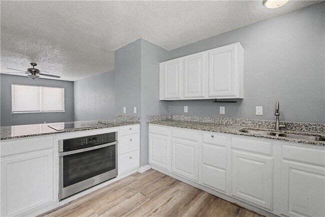 Foto del edificio - 348 N 14th St