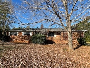 Building Photo - 2068 Whitesville Rd