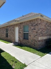 Building Photo - 2610 E Eisenhower Ave
