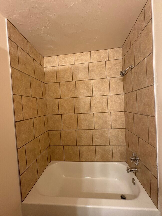 Bathroom - 42 Vinway Ct