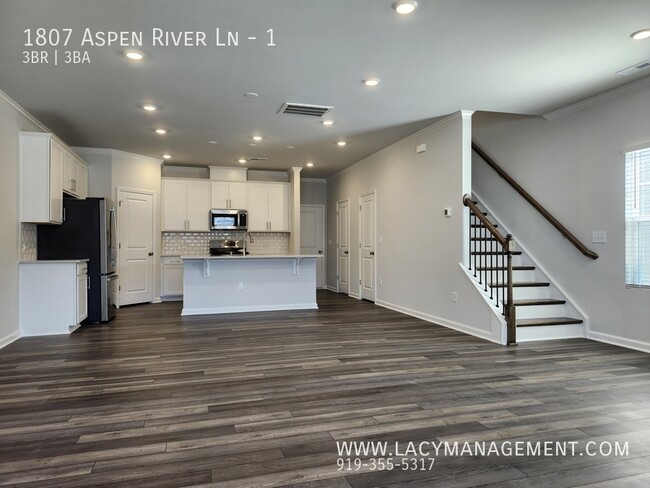 Foto del edificio - 1807 Aspen River Ln