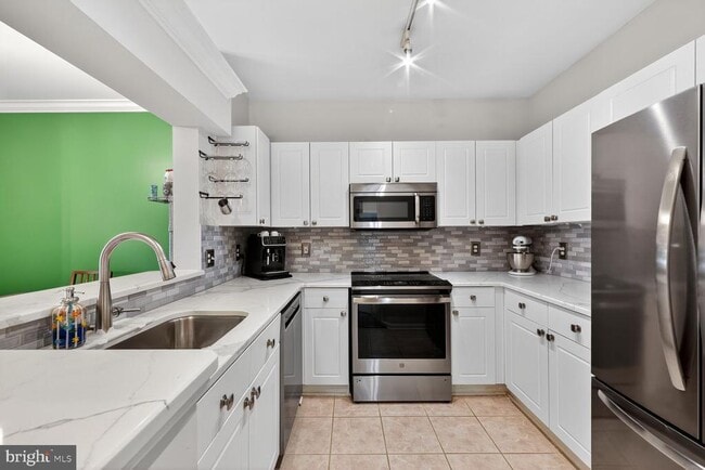 Foto del edificio - 4561 Strutfield Ln