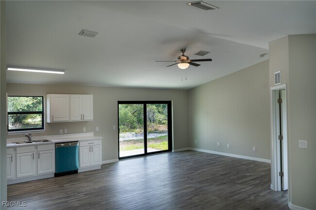 Foto del edificio - 2701 E 18th St