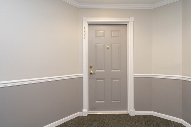 Foto del edificio - 2 Bed 2 Bath Condo in Westbriar Condominiums