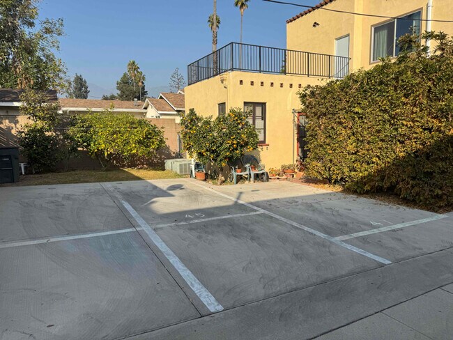 Foto del edificio - 43 N Grand Oaks Ave