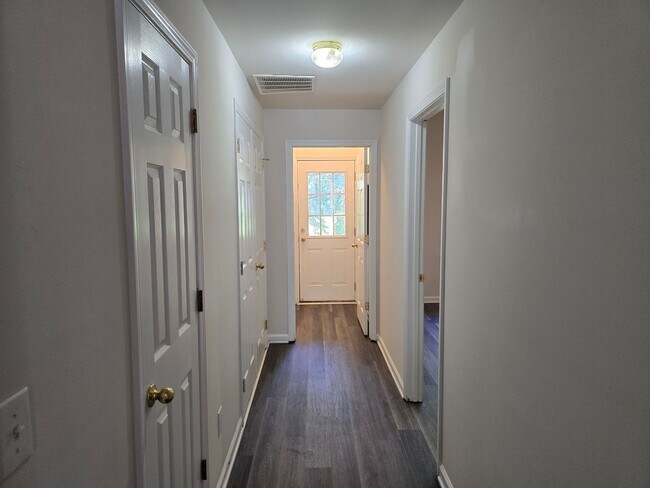 Foto del edificio - 802 Sutter Gate Ln