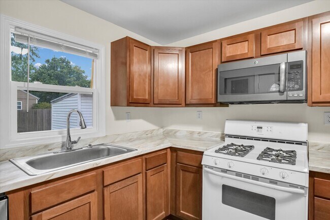 Building Photo - 1302 W Springfield Ave
