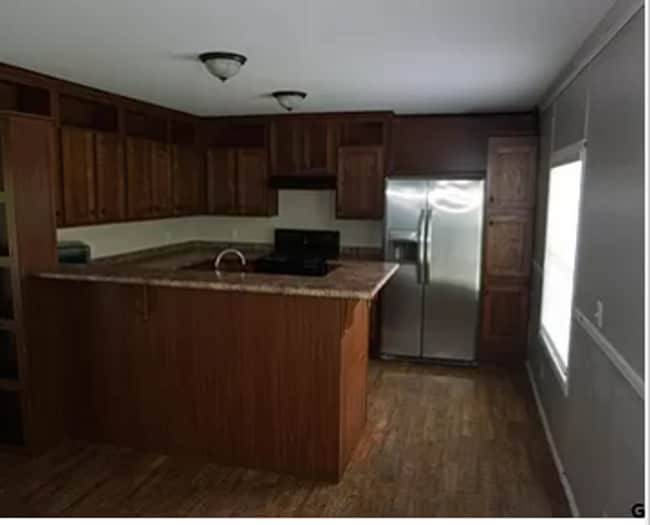 Building Photo - 3 beds 2 bath Single family Home