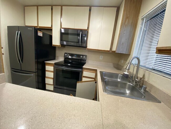 Building Photo - 11239 Avenida De Los Lobos