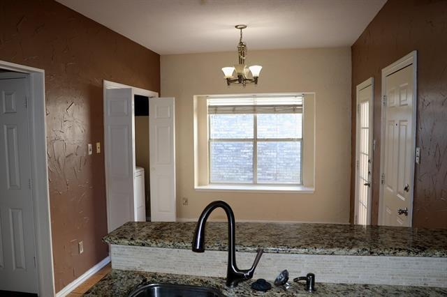 Building Photo - 580 Raintree Cir