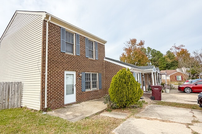 Photo - 1038 Wickford Ct Townhome