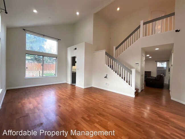 Building Photo - 4 br, 2.5 bath House - 2438 Tapestry Way