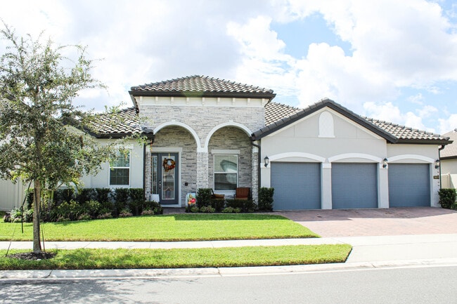 Front - 2019 Soaring Oak Way
