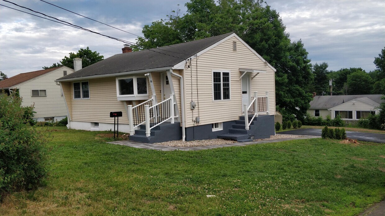 30 Alexander Rd, New Britain, CT 06053 House for Rent in New Britain
