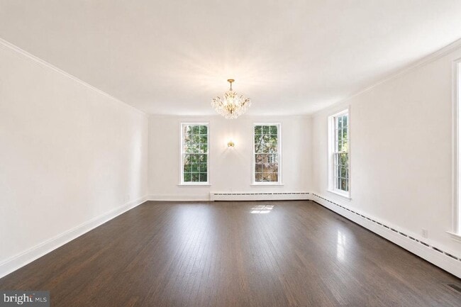 Foto del edificio - 5305 Saratoga Ave