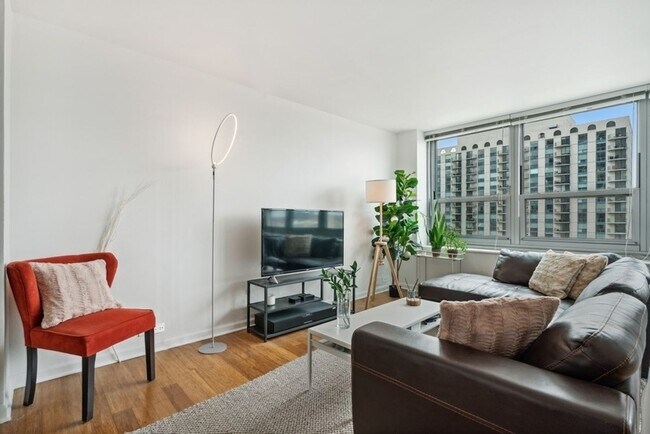 Building Photo - Beautiful 1b1b Apartment in Gold Coast