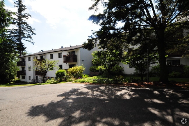 Building Photo - Plaza 44 Apartments