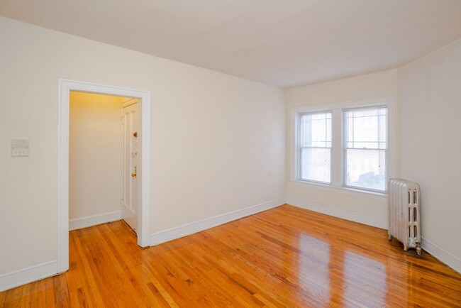 Building Photo - 1333 W Touhy Ave