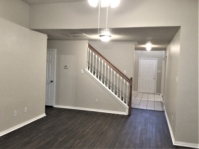 Building Photo - 1801 Cancun Dr