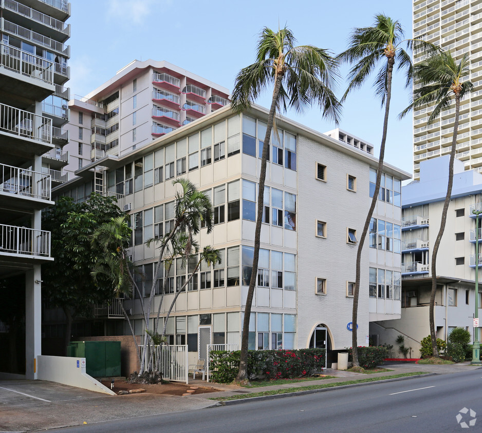 Building Photo - The Ala Wai