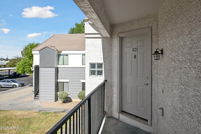 Building Photo - 3065 N 67th Ave