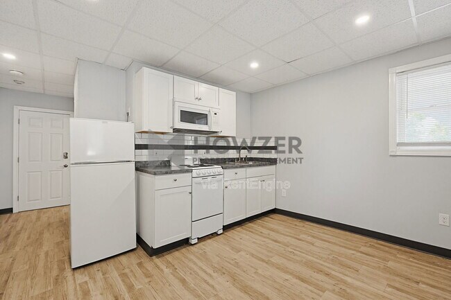 Building Photo - 127 Park St