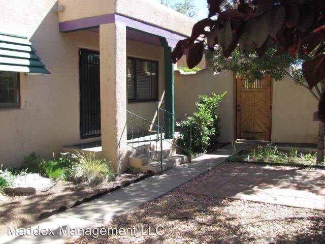Foto del edificio - 420-422 Carlisle Blvd NE