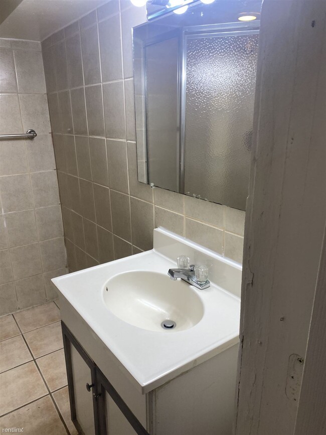 Building Photo - 3 br, 2 bath House - 29825 Schoenherr Rd 2...