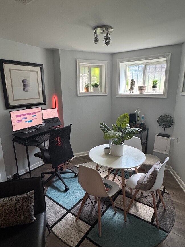 Foto del edificio - 2827 13th St NW