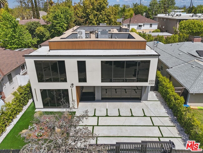 Foto del edificio - 4904 Van Noord Ave